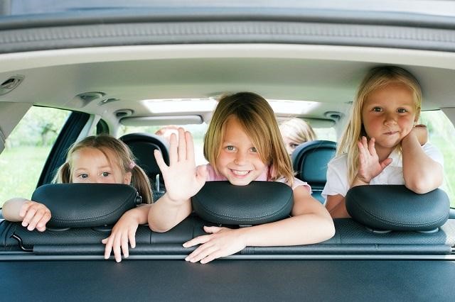 7 lahedat viisi, kuidas tüütu autosõit lastega üle elada!