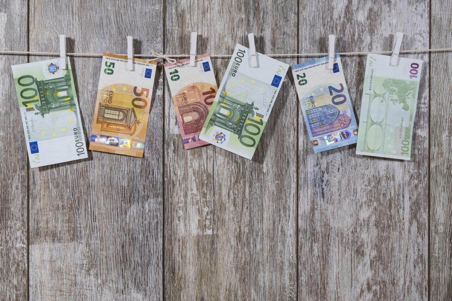 12 viisi, kuidas puhkuseks raha säästa