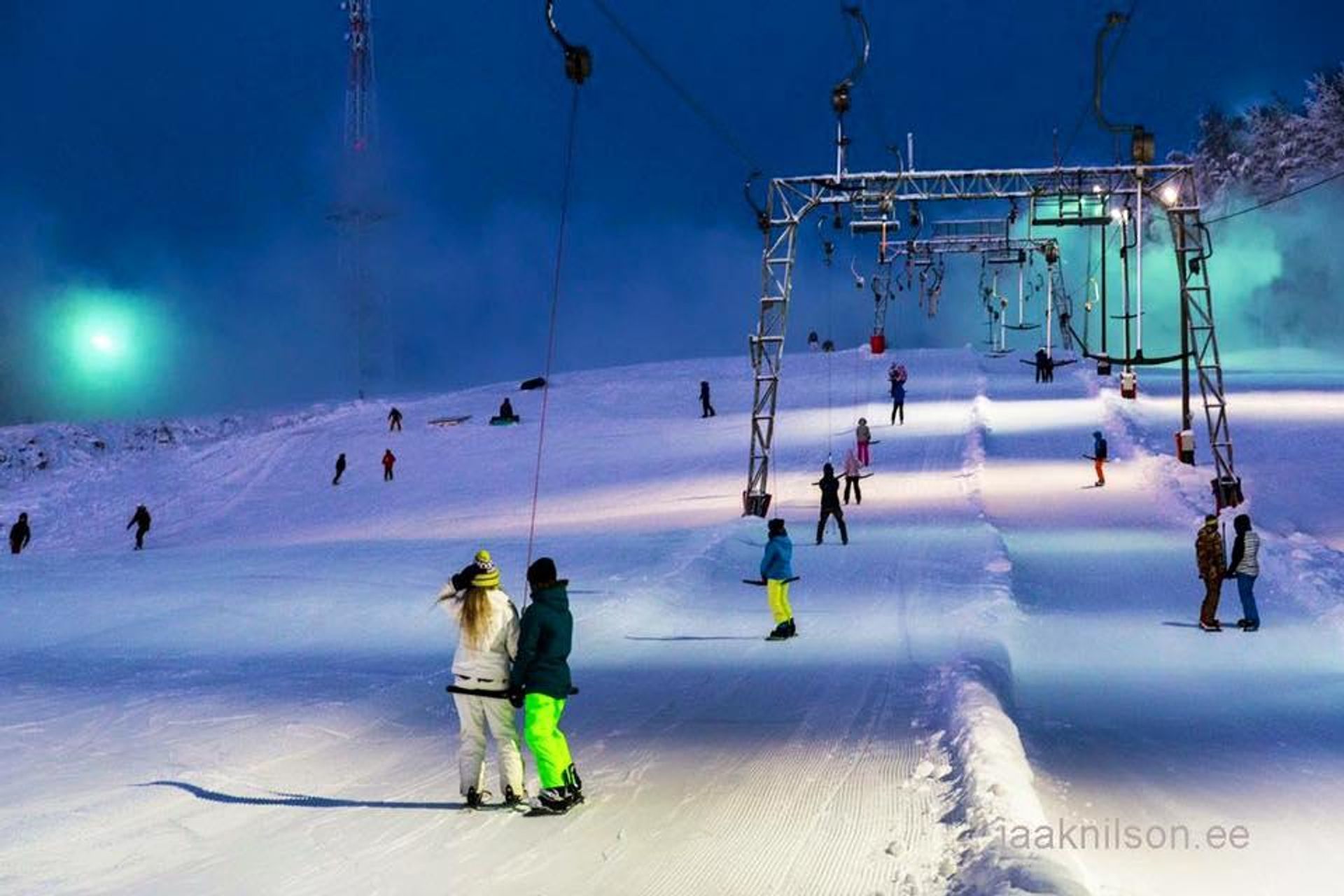 SUUR ÜLEVAADE: Kuhu minna Eestis mäesuusatama, lumelauatama või kelgutama?